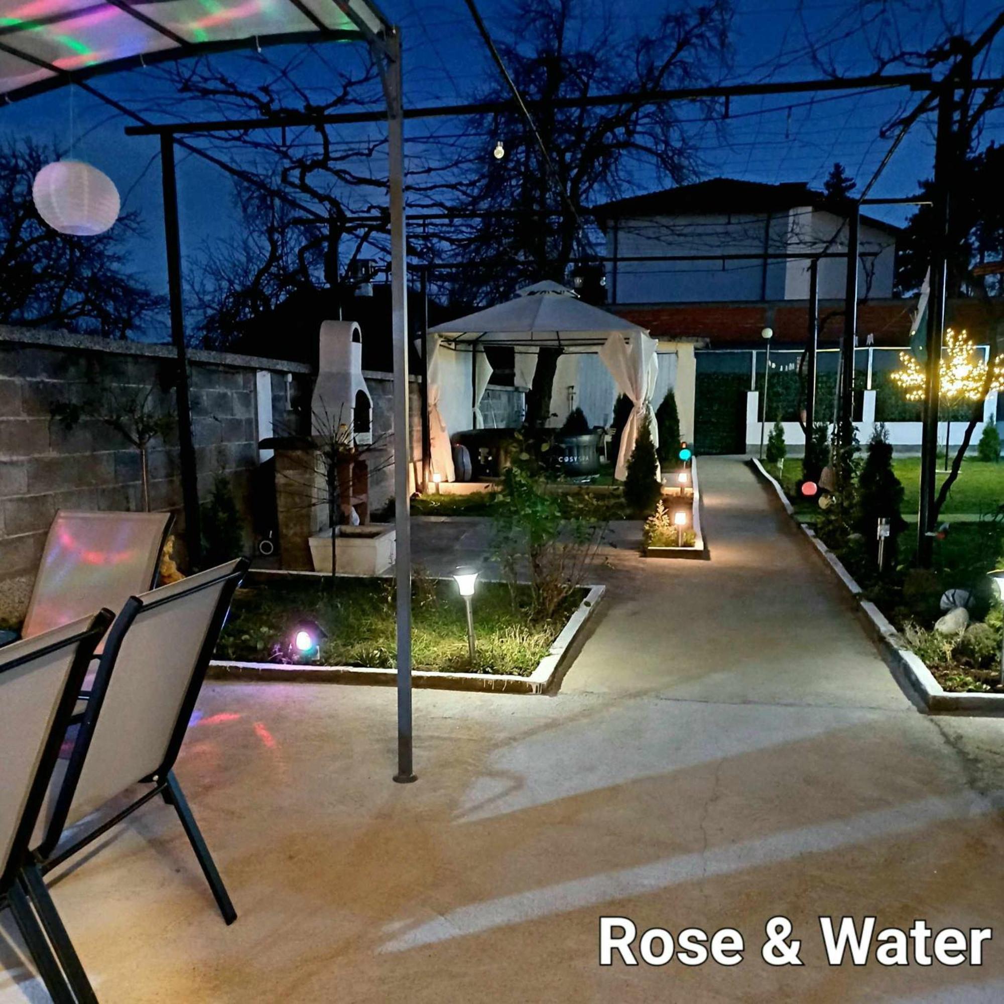 פאבל באניה Rose & Water Guest House מראה חיצוני תמונה